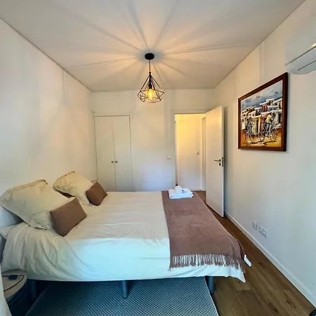 Mhouse Lease Walk To And Center *